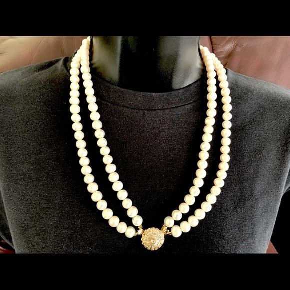 Real Pearl Necklace With Diamonds and Gold Clasp - Picture 7 of 16